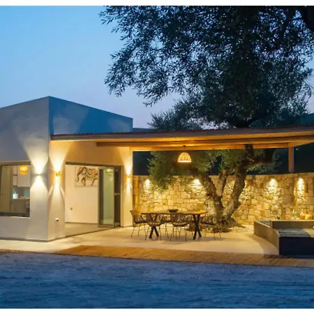 Semesterbostad Natura Oliva House *