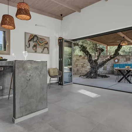 Semesterbostad Natura Oliva House