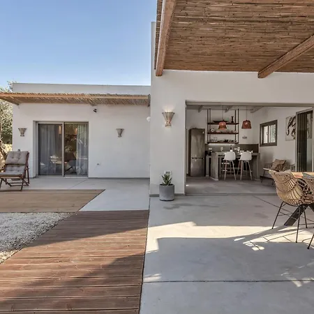 Natura Oliva House Semesterbostad *